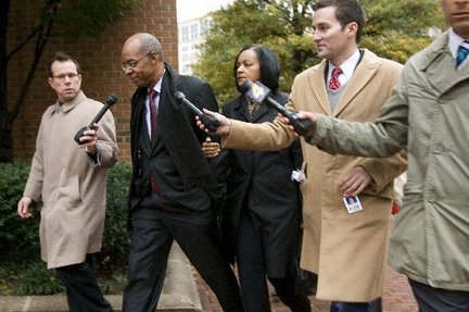 U.S ex-congressman Jefferson wt deals in Nigeria faces 13 years in prison in freezer cash case
