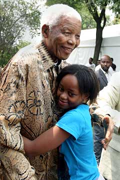 91-yrs-old Mandela bids painful goodbye to 13-yrs-old great grand-daughter Zenani