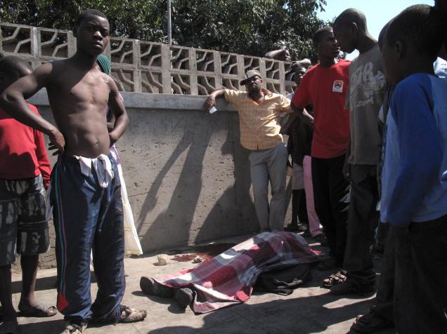 FOOD RIOTS in Mozambique leave 7 dead, 250 injured, 2nd day calm....