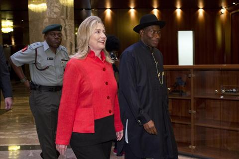 Clinton makes brief 6hrs visit to Nigeria, amidst concern for Islamists Boko Haram attacks