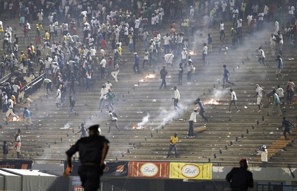 SOCCER Violence: Senegal kicked out of 2013 Africa Cup of Nations
