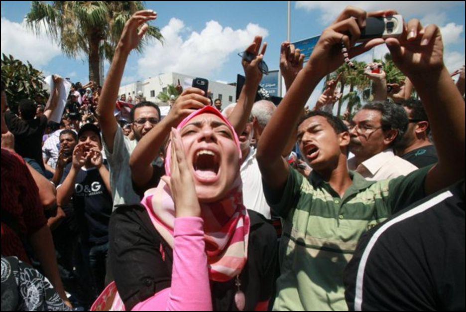 More protests across Egypt as Islamists rush through radical draft of constitution; oppose Morsi's power grab