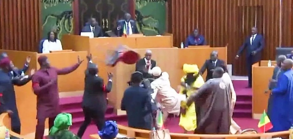 Senegal MPs firghting during a session