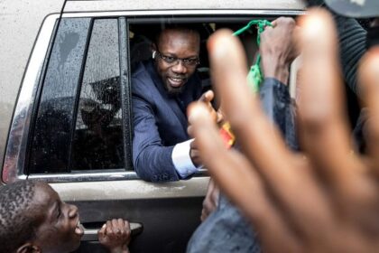 Tension as polices arrest Senegal opposition leader, Sonko