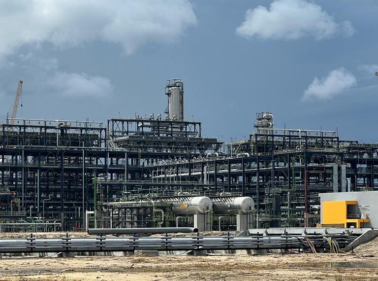 Dangote oil refinery commences production, signifying milestone for Nigeria