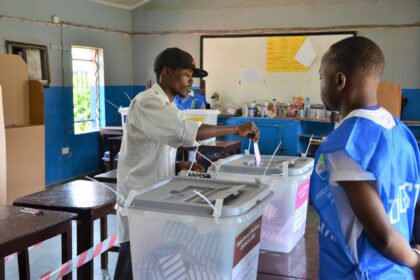 #SierraLeoneDecides: Ready to elect its new President