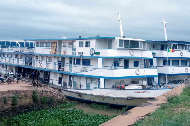 49 civilians and 15 soldiers killed in Mali military camp attack