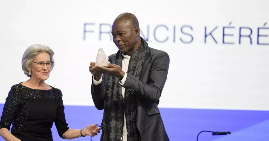 Burkina Faso: Francis Kéré receives WEF crystal award for social change
