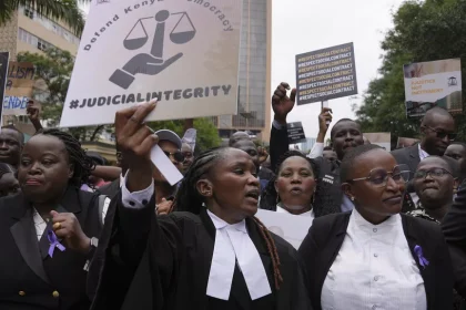 Kenyan lawyers rally against Ruto's judicial threats