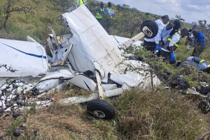 2 dead as planes collide in mid-air