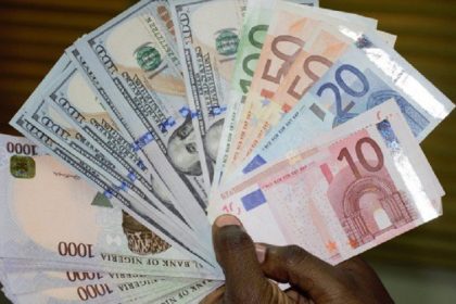 Nigeria: Exchange rate hits five-week low, approaches N1,500/$1