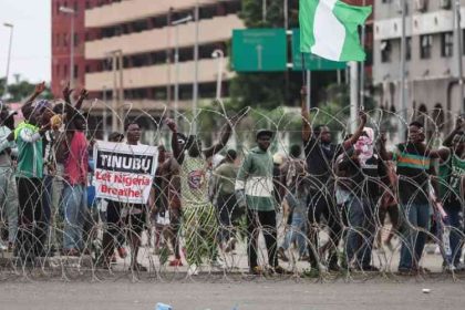 Nigeria: Police fire tear gas on protesters in Abuja and Kano