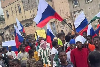 Nigeria: FG condemns display of Russian flag by protesters