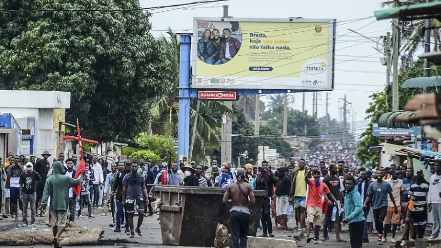 Mozambique post-election crisis forces nearly 3,000 to flee abroad