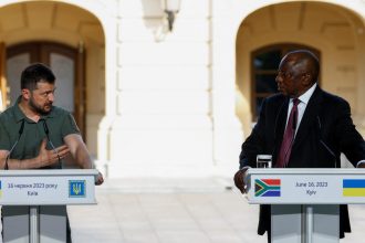 South Africa Invites Ukraine’s Zelenskyy Amid Fallout with U.S.