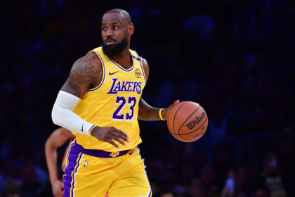 LeBron James becomes first NBA player to reach 50,000 combined points