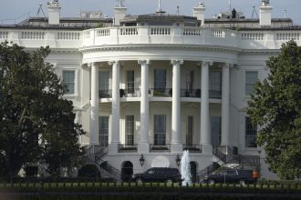 Armed man shot near the White House during “confrontation” with the Secret Service