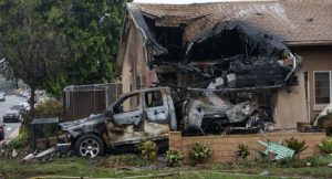 Plane crash in San Diego suburb claims lives, and sparks residential fires