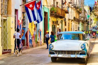 Cuba extends validity of tourist cards