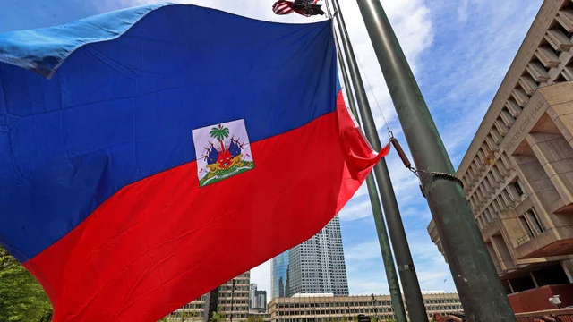 U.S. to revoke immigration status of Haitian migrants