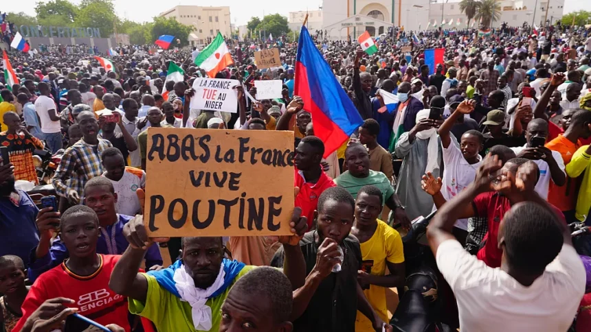Niger nationalizes French-operated uranium venture