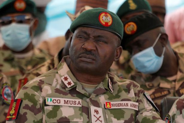 Nigeria’s defence chief recommends full border fencing to tackle cross-border militancy