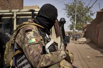 Mali military bases hit in suspected Jihadist assaults