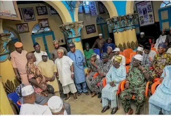 Lagos monarch dethrones six chiefs