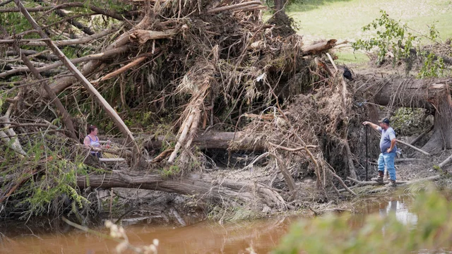 Rescue efforts continue amid Texas flood alert failures