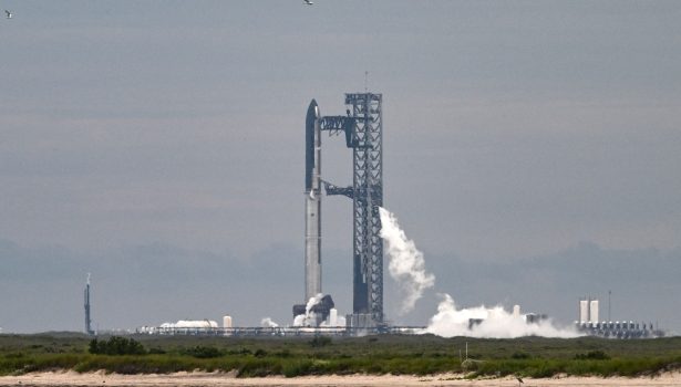 SpaceX delays starship test flight amid technical glitch