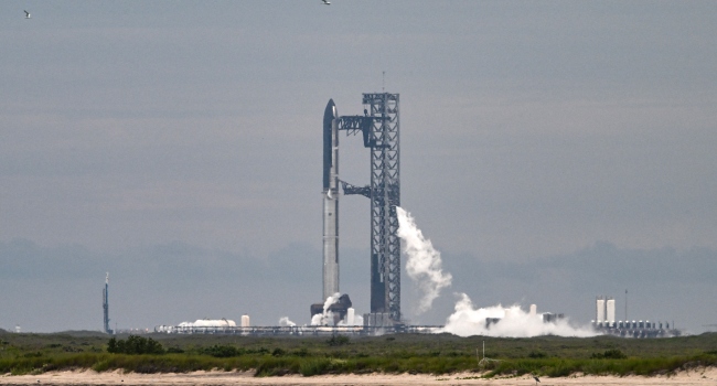 SpaceX delays starship test flight amid technical glitch