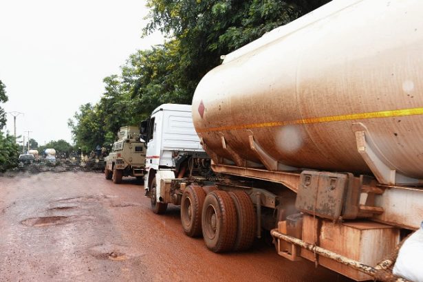 Mali army escorts fuel convoys after militant attacks