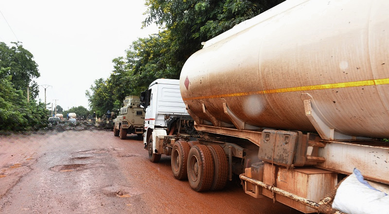 Mali army escorts fuel convoys after militant attacks