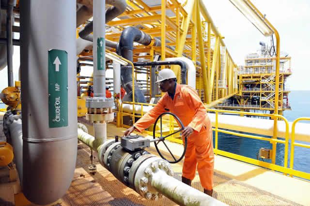 Nigeria’s oil export earnings decline sharply amid rising non-crude trade