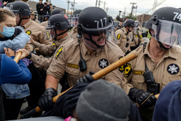 U.S. judge questions federal use of force in Chicago crackdown