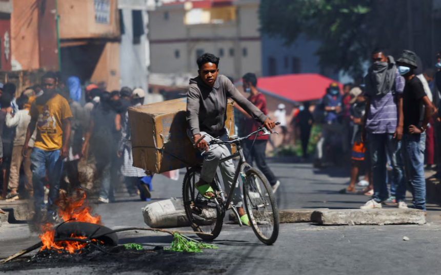 Madagascar: Youth defy Rajoelina’s call for dialogue