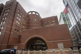 U.S. charges eight ex-investment bankers in a global insider trading scheme