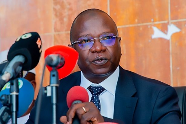 Guinea fast-tracks alumina and iron projects to end raw ore exports