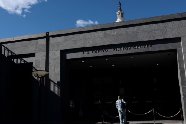 Congress moves to end 42-day U.S. government shutdown