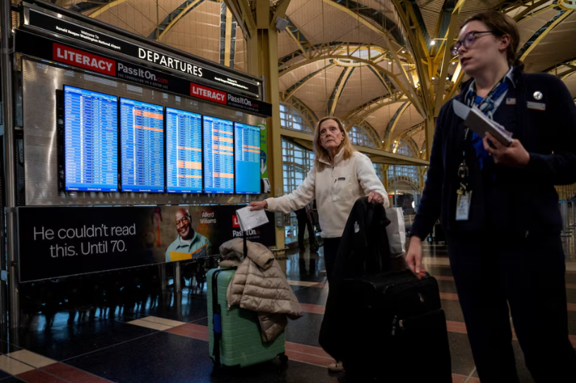 Senate advances bill to end 40-day U.S. government shutdown