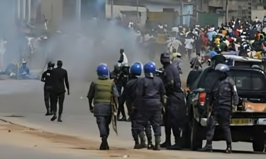 Senegalese students clash with security forces over financial aid