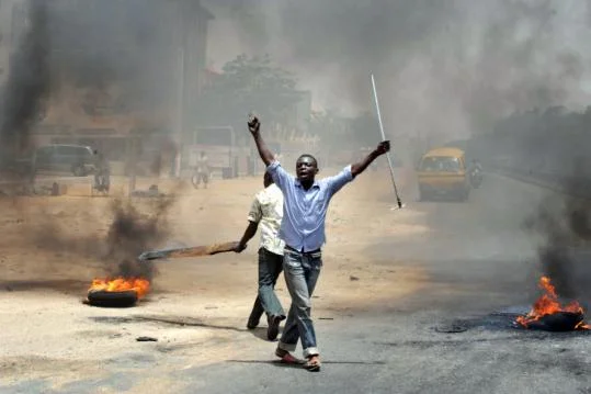USAfrica: Post-election mayhem in northern Nigeria: Burnt corpses with machete wounds on roads; churches, mosques, homes burnt.