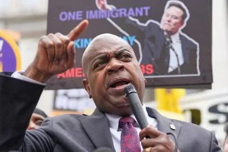 Newark mayor sues U.S. attorney over arrest, citing political retaliation