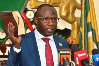 Kenya swears in new electoral officials